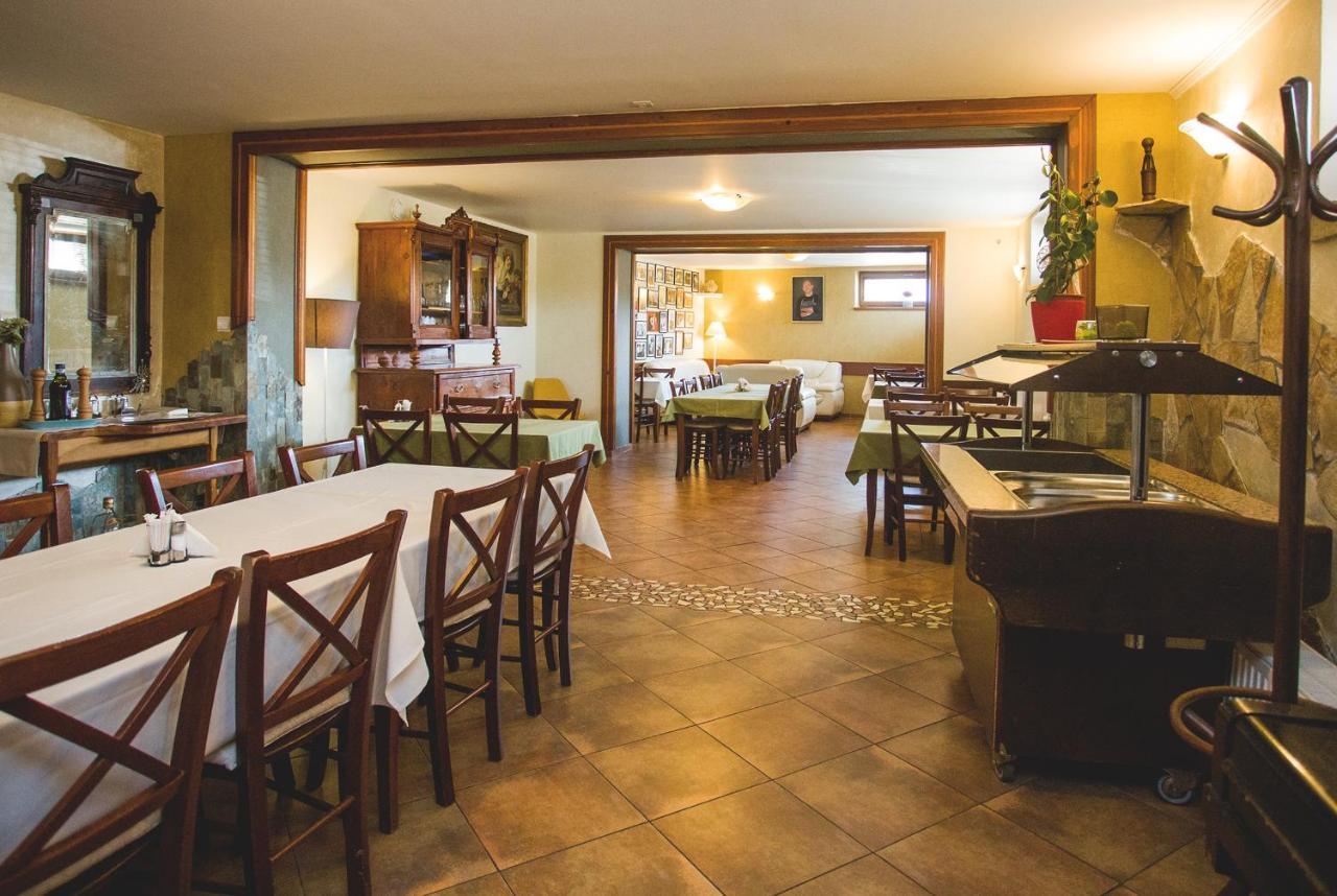 Penzion Trattoria Presov Ngoại thất bức ảnh
